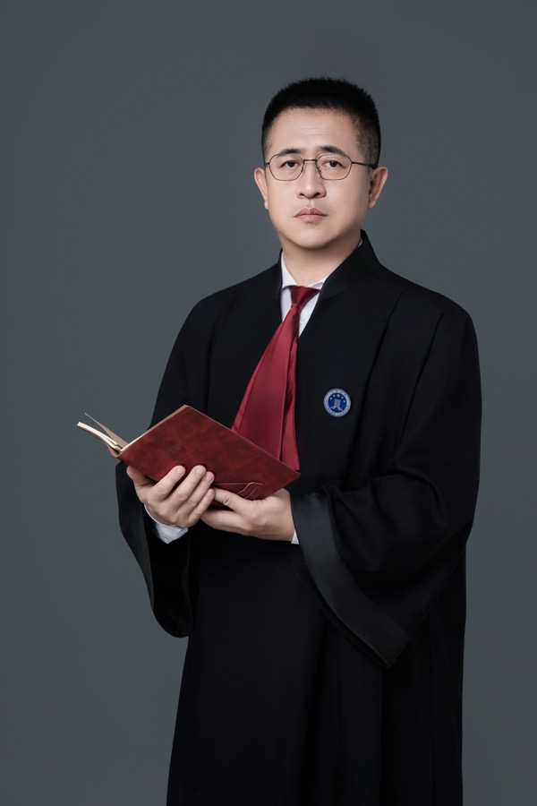 张培华律师照片